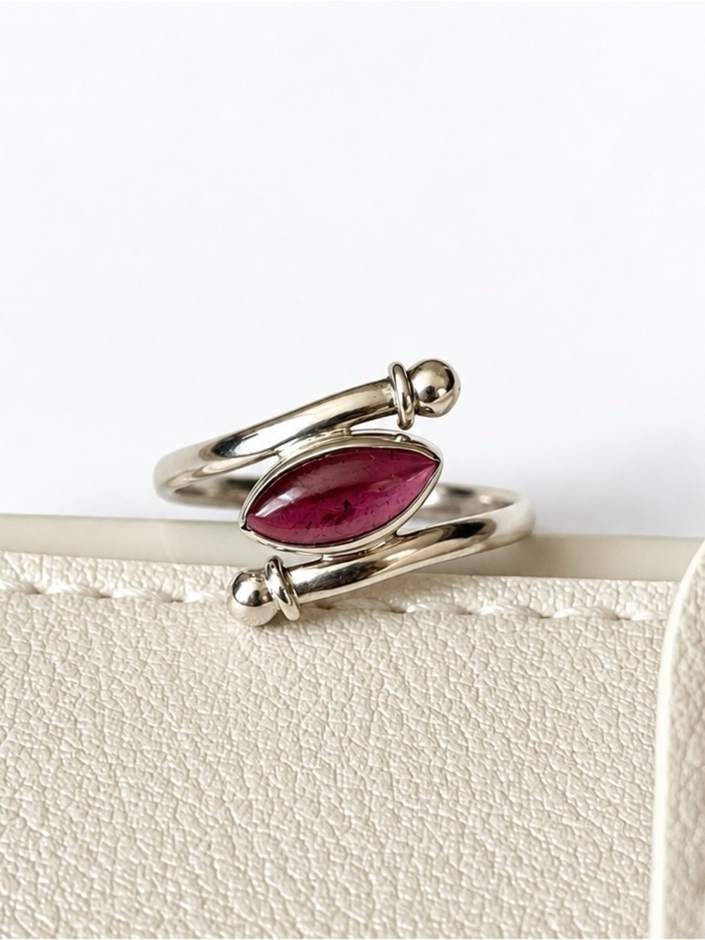 Natural garnet Ring in 925 Sterling Silver US: 9 ( Garnet marquise 8*4mm)